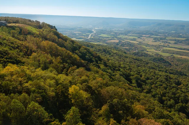 $1,100,000 | 99 Raven Crest Trail West, Graysville, TN 37338