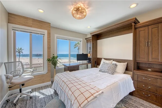 $7,950 | 711 Pacific Coast Highway, Unit 421, Huntington Beach, CA 92648