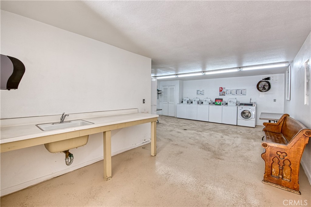 711 Pacific Coast Highway, Unit 421 Huntington Beach, CA 92648 - Photo 9 of 35