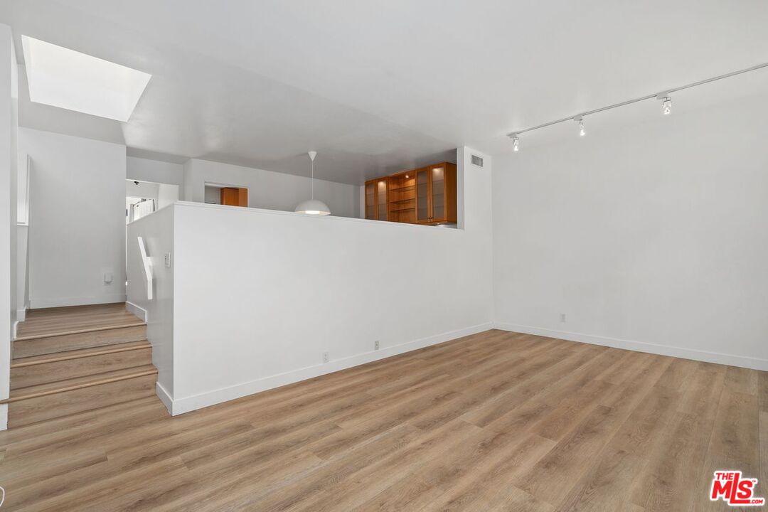 3023 Berkeley Avenue, Unit 8 Los Angeles, CA 90026 - Photo 10 of 38