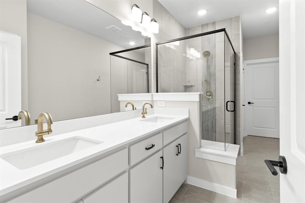 8609 Del Rio Trail Rowlett, TX 75089 - Photo 21 of 40 022-8609DelRioTrail-Wylie-TX-75098-PrimaryBathroom.jpg-SMALL