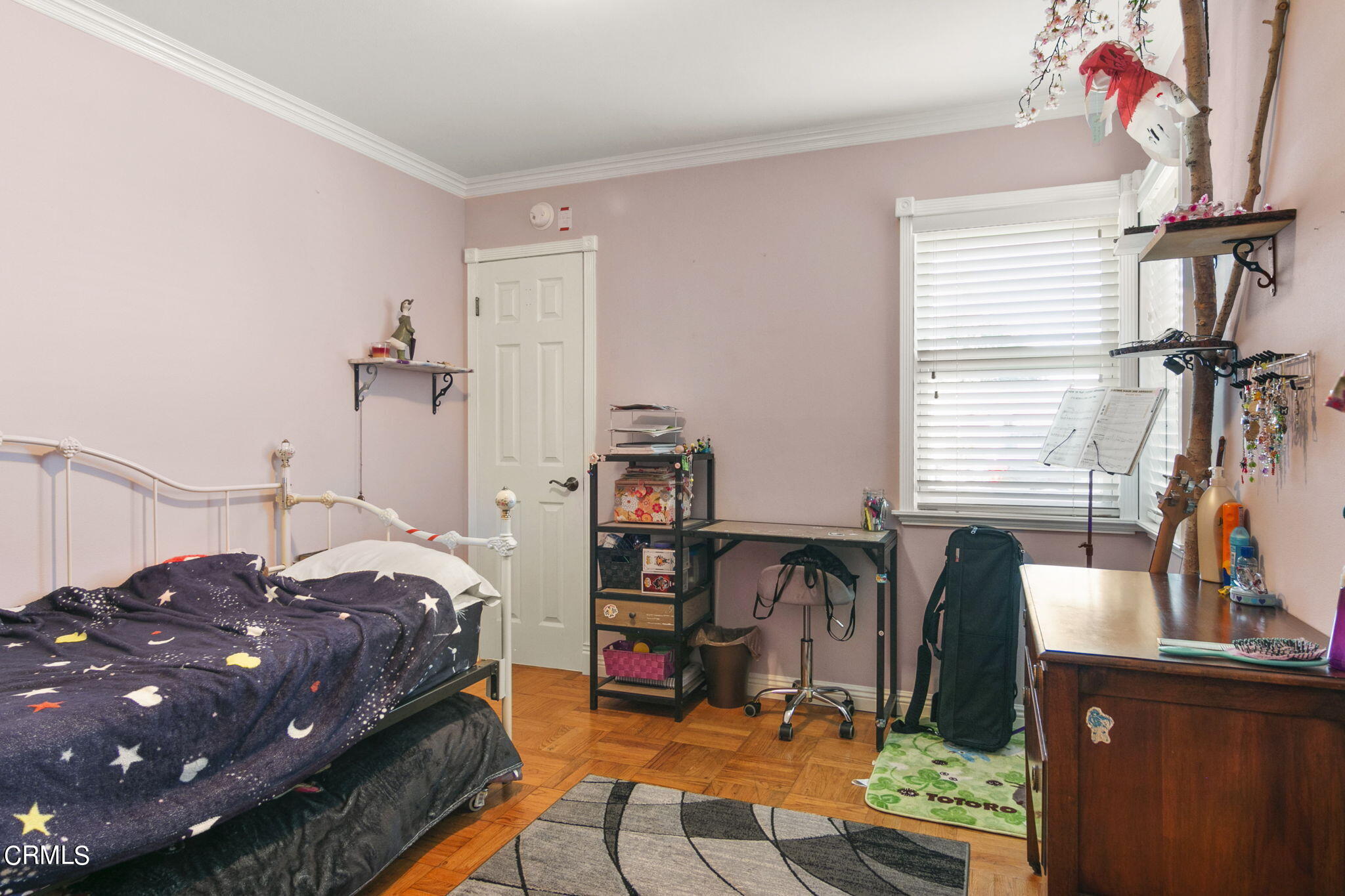 524 Nectarine Street Oxnard, CA 93033 - Photo 19 of 28 a bedroom with bed and a window