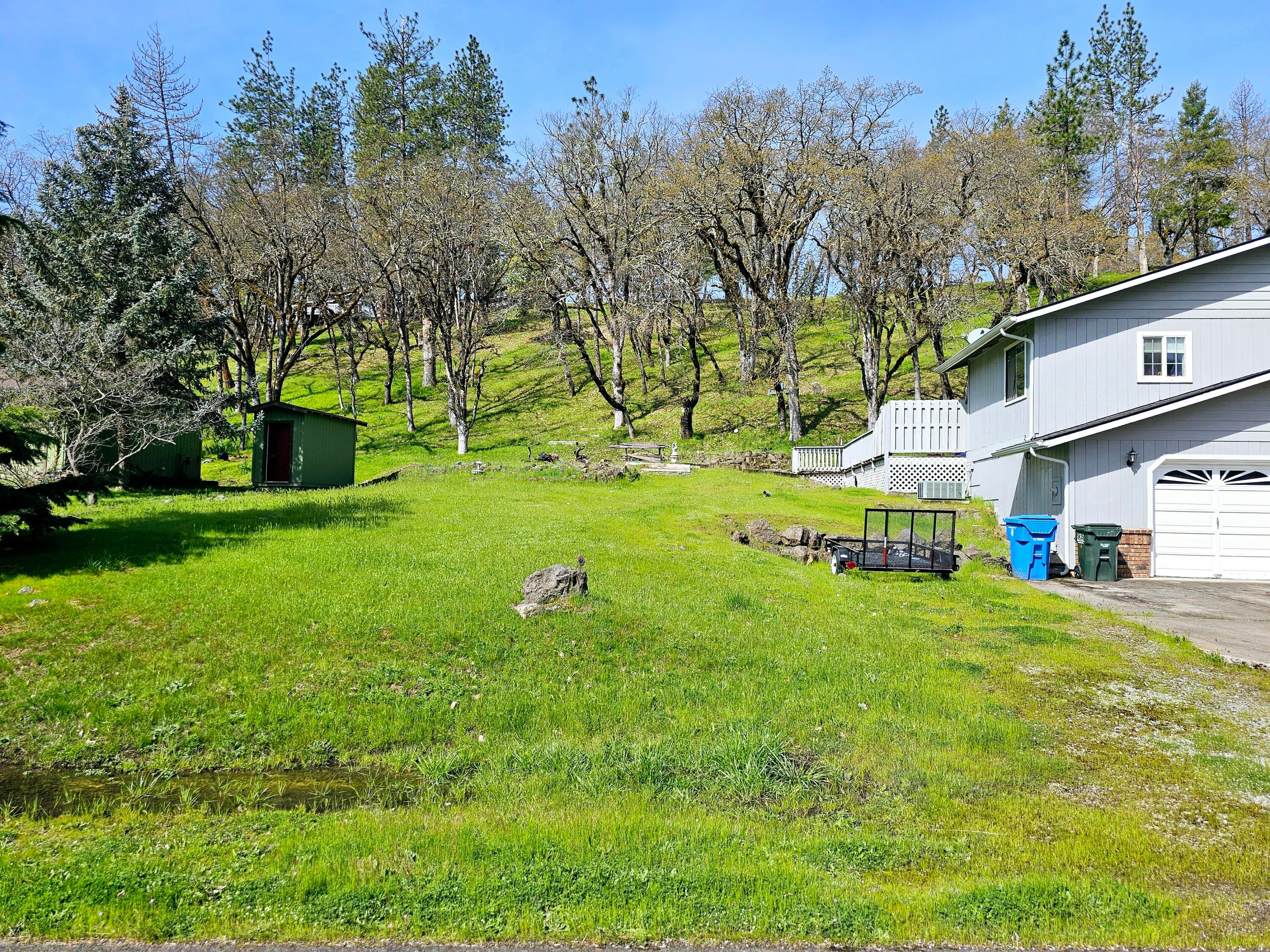 344 Rene Drive Shady Cove, OR 97539 - Photo 6 of 50 6