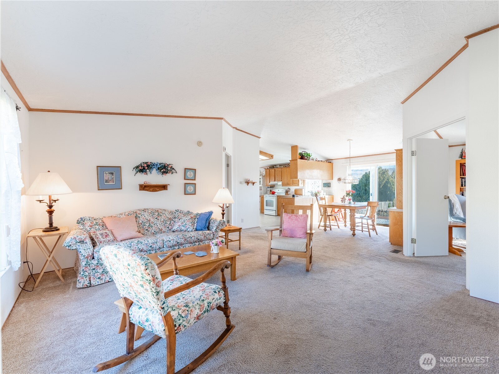 913 Meadow Ridge Drive Wenatchee, WA 98801 - Photo 9 of 36