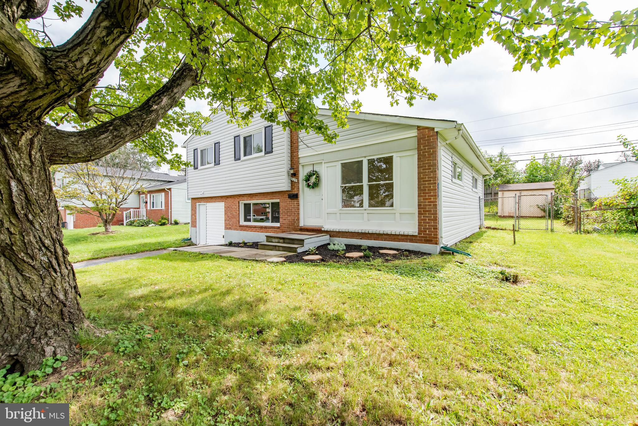 929 Prestwood Road Baltimore, MD 21228 - Photo 37 of 37 Exterior front