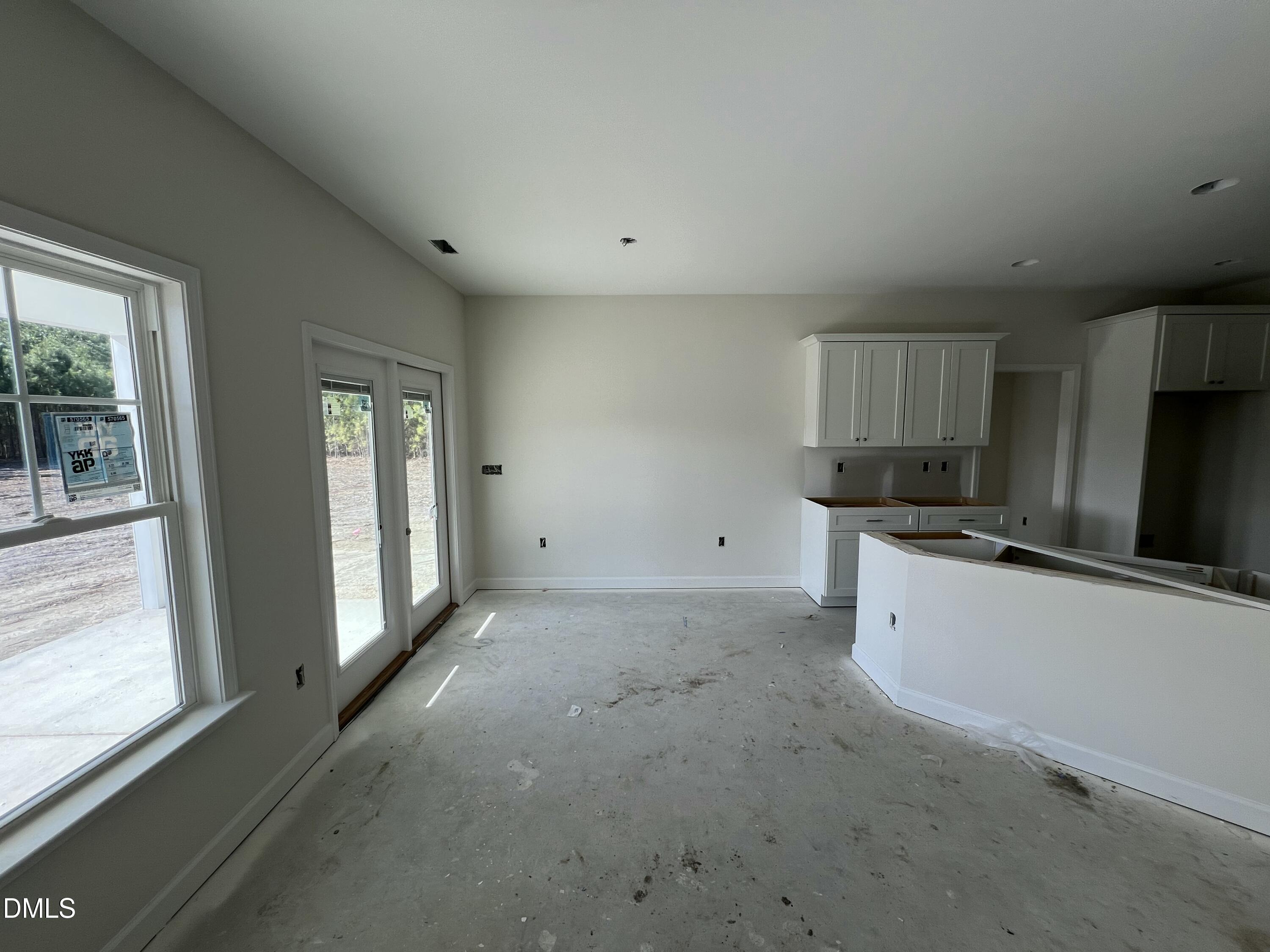 731 Polly Watson Road Fremont, NC 27830 - Photo 5 of 20 a view of a kitchen with electric appliances