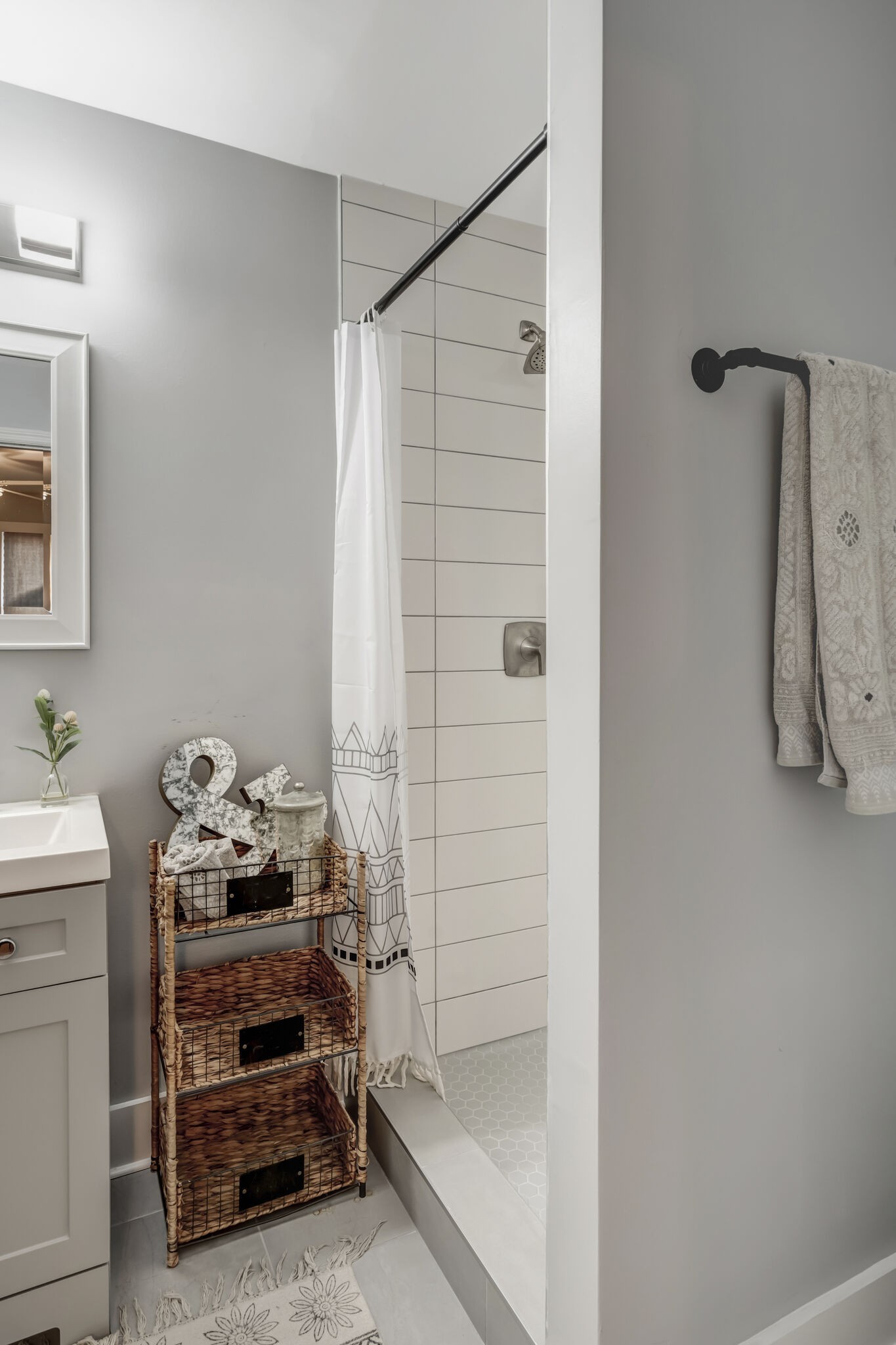 114 River Road Hendersonville, TN 37075 - Photo 12 of 34 a bathroom with a sink and a mirror