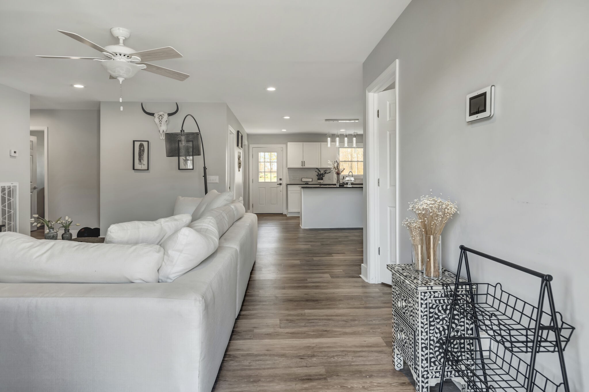 114 River Road Hendersonville, TN 37075 - Photo 18 of 34 a living room with furniture and a wooden floor