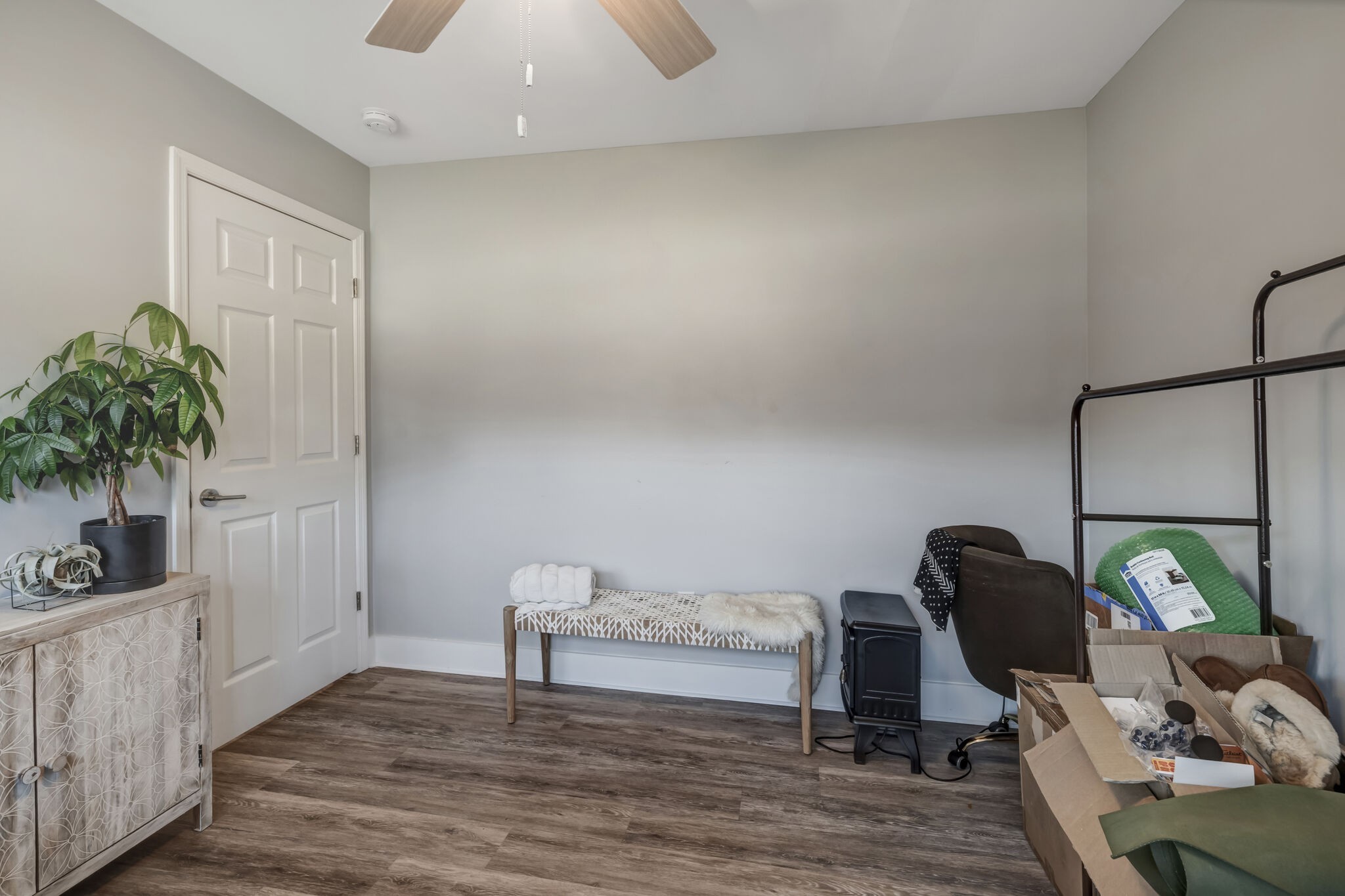 114 River Road Hendersonville, TN 37075 - Photo 23 of 34 a view of a workspace with furniture and a potted plant