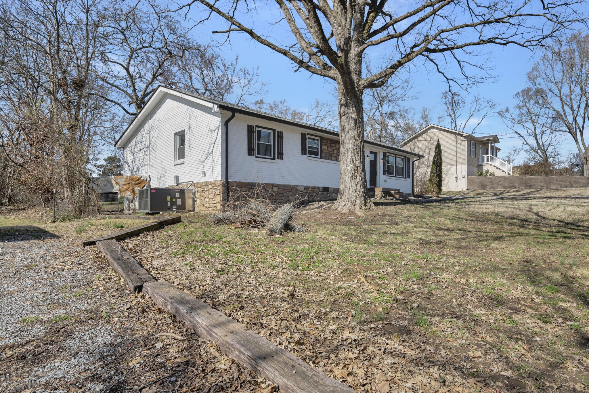 114 River Road Hendersonville, TN 37075 - Photo 32 of 34 a view of a house with a yard