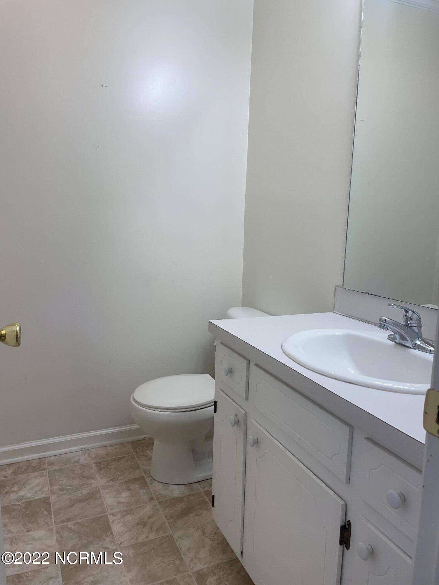 914 Spring Forest Road, Unit C5 Greenville, NC 27834 - Photo 8 of 12 Master Bath