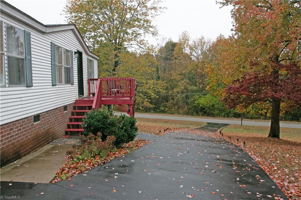 1609 Kennedy Road Thomasville, NC 27360 - Photo 6 of 24