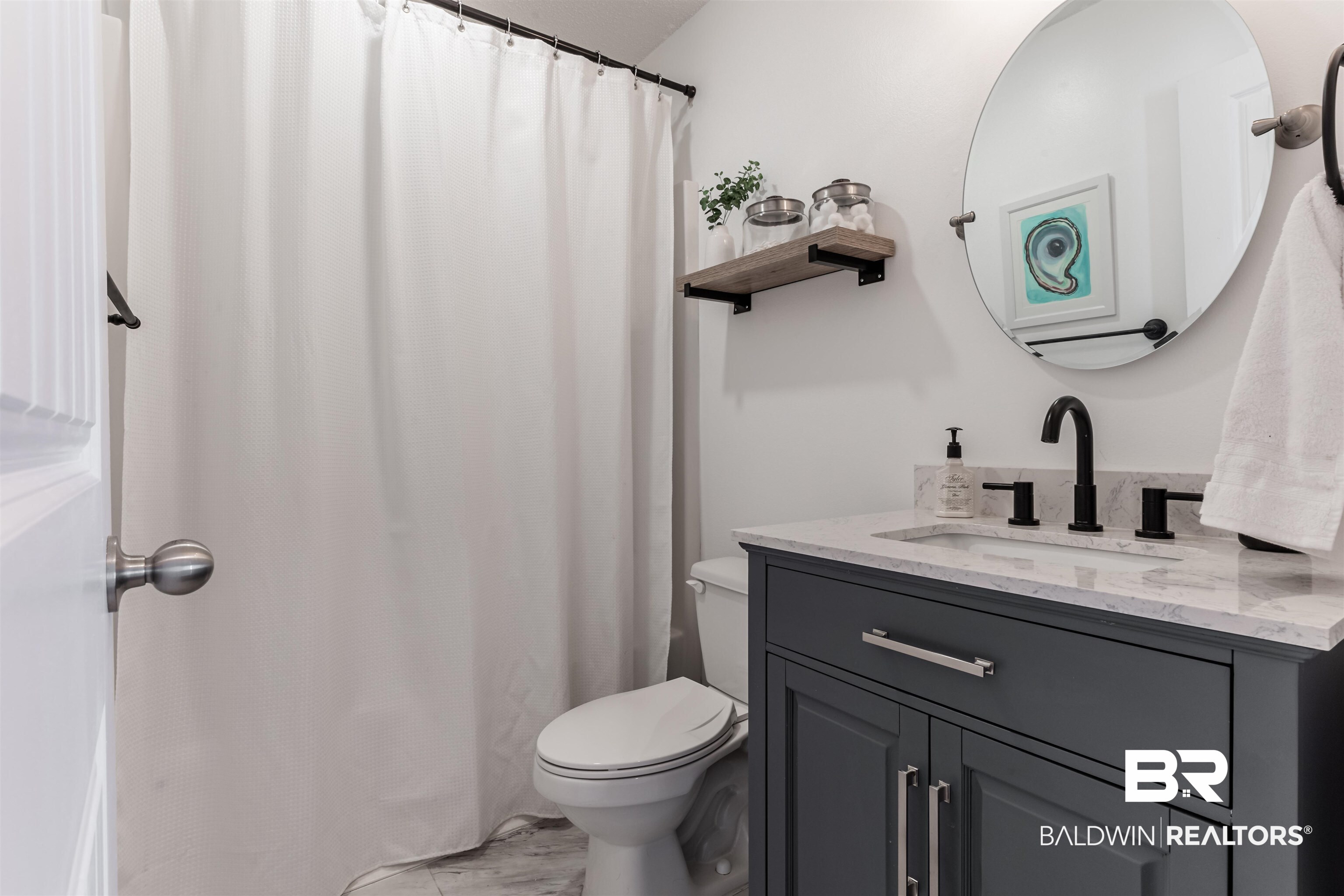 8924 Spring Grove North Mobile, AL 36695 - Photo 28 of 38 Hall Bath