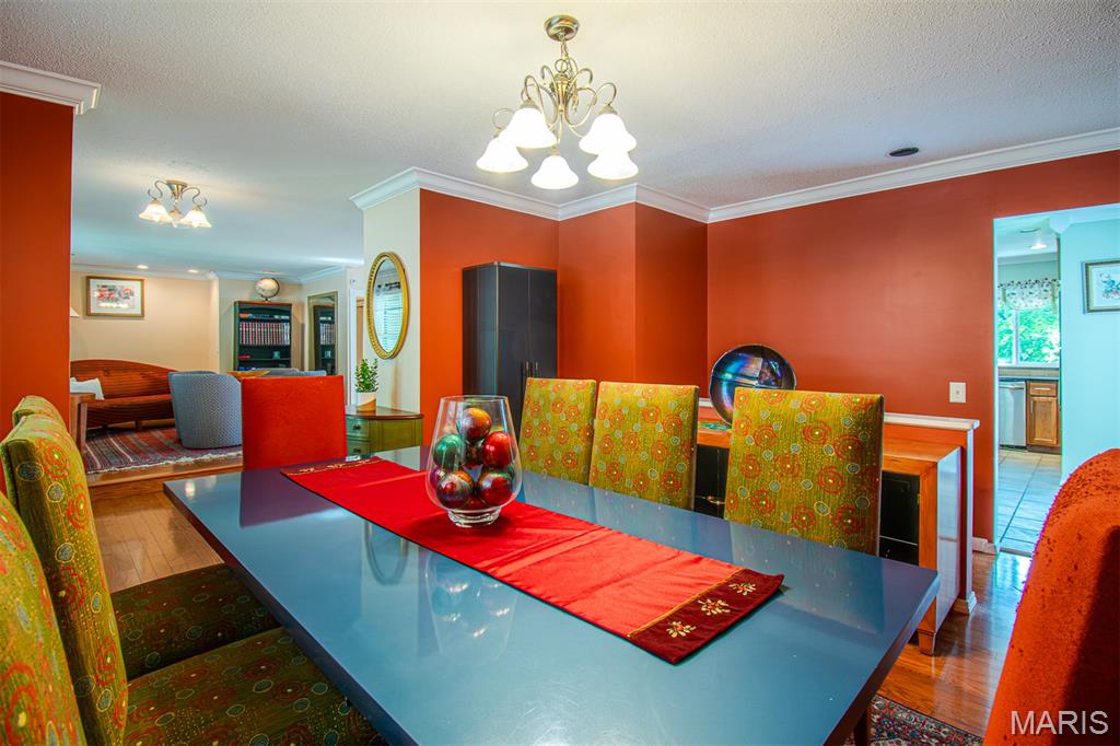2025 Rurline Drive St. Louis, MO 63146 - Photo 13 of 92