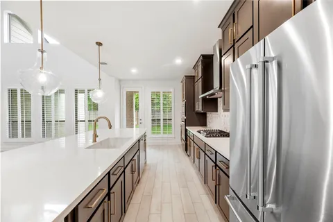 $575,000 | 981 Cortez Creek Drive, Conroe, TX 77304