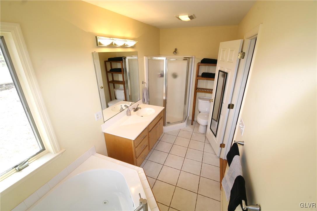 62 Brickyard Road Freeland, PA 18224 - Photo 17 of 33 master bath