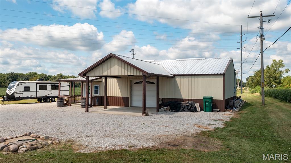 20447 Old Rte 66 Staunton, IL 62088 - Photo 3 of 9