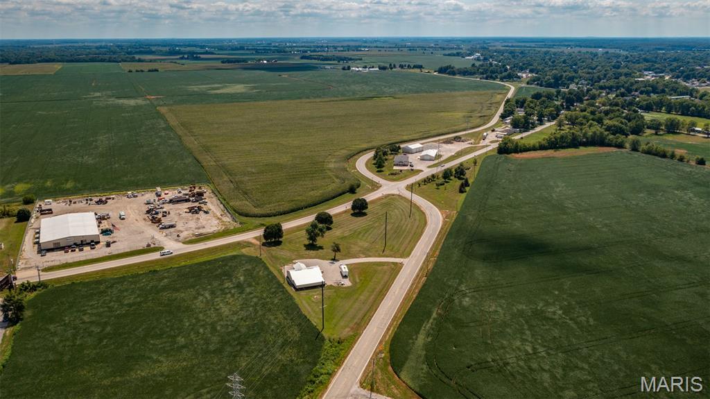 20447 Old Rte 66 Staunton, IL 62088 - Photo 5 of 9