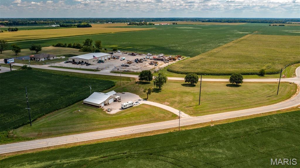 20447 Old Rte 66 Staunton, IL 62088 - Photo 6 of 9