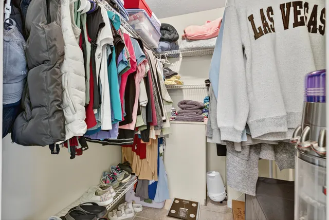 a view of walk in a bedroom