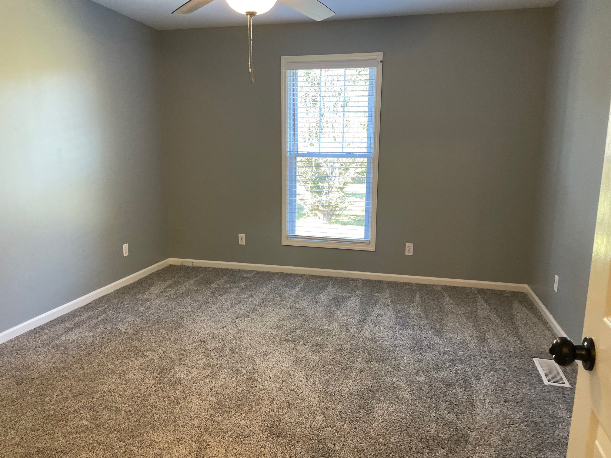 295 Brown Road Morrison, TN 37357 - Photo 14 of 29 an empty room with windows