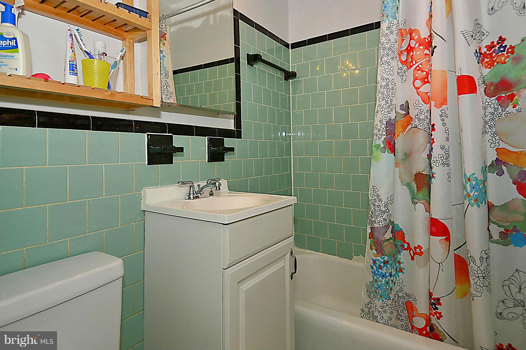 8704 Manchester Road, Unit 5 Silver Spring, MD 20901 - Photo 13 of 17 Bath