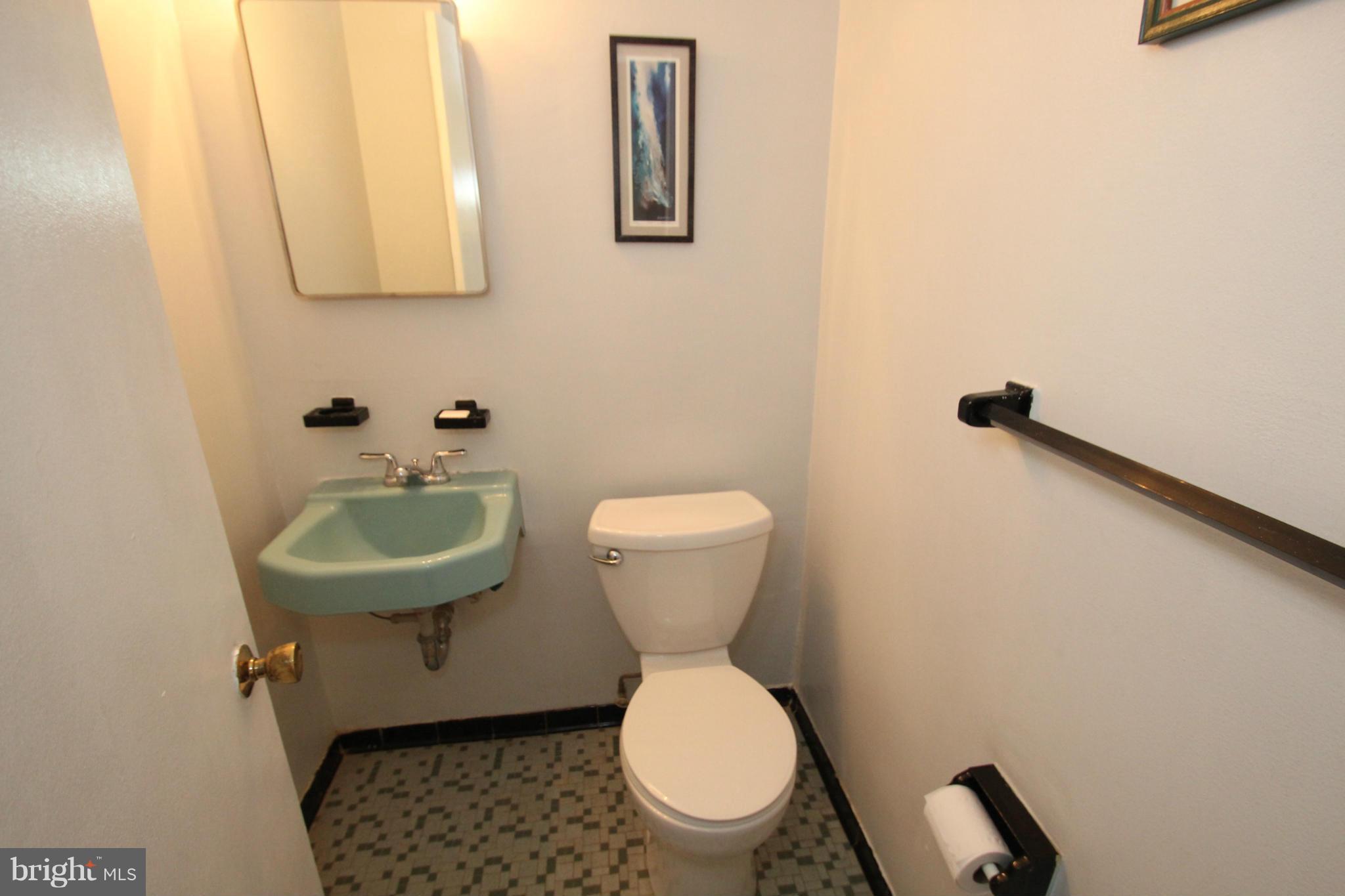 8704 Manchester Road, Unit 5 Silver Spring, MD 20901 - Photo 10 of 17 Bath