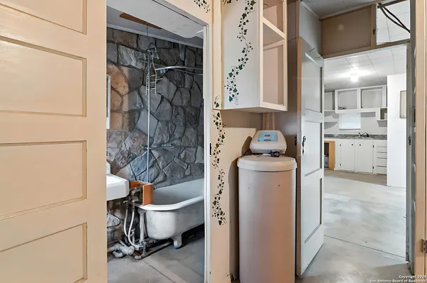 $249,000 | 1221 Mesquite Street, Blanco, TX 78606