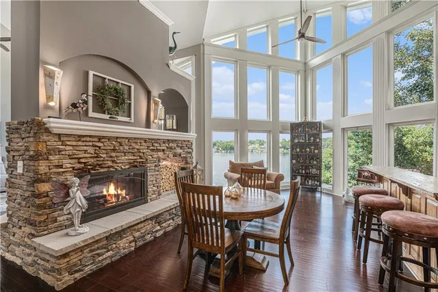 $1,825,000 | 326 South Shore Drive, Lake Winnebago, MO 64034