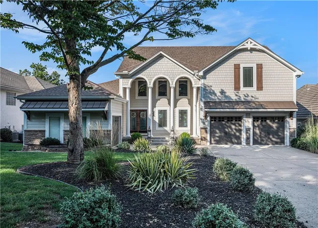 $1,825,000 | 326 South Shore Drive, Lake Winnebago, MO 64034