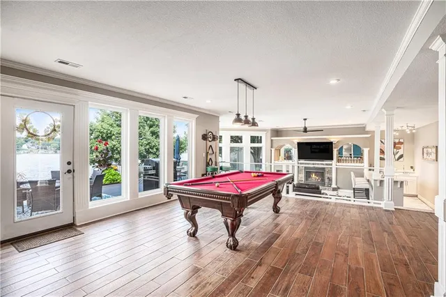 $1,825,000 | 326 South Shore Drive, Lake Winnebago, MO 64034