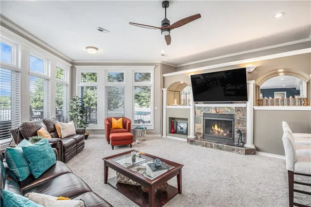 $1,825,000 | 326 South Shore Drive, Lake Winnebago, MO 64034