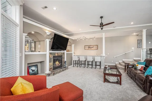 $1,825,000 | 326 South Shore Drive, Lake Winnebago, MO 64034