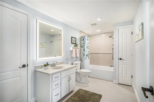 $1,825,000 | 326 South Shore Drive, Lake Winnebago, MO 64034