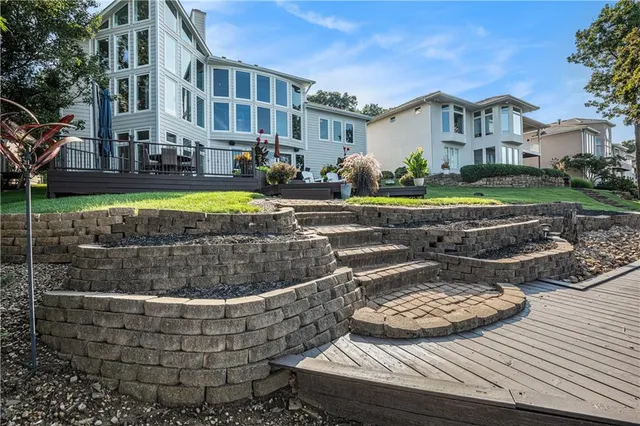 $1,825,000 | 326 South Shore Drive, Lake Winnebago, MO 64034