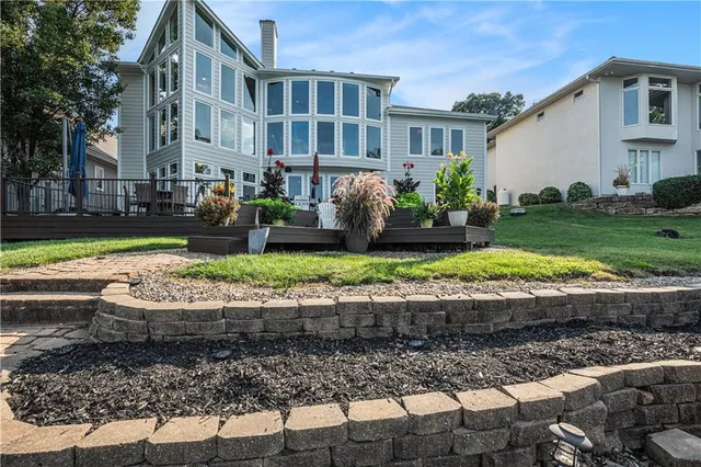 $1,825,000 | 326 South Shore Drive, Lake Winnebago, MO 64034