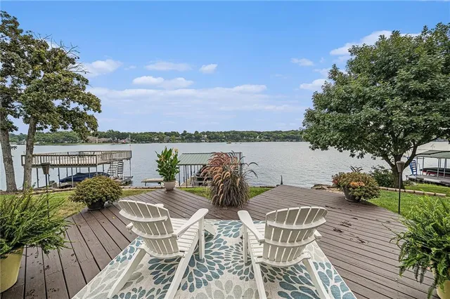 $1,825,000 | 326 South Shore Drive, Lake Winnebago, MO 64034