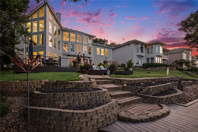 $1,825,000 | 326 South Shore Drive, Lake Winnebago, MO 64034