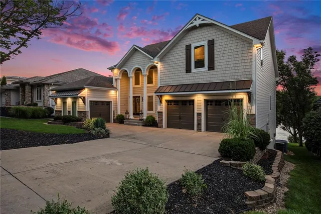 $1,825,000 | 326 South Shore Drive, Lake Winnebago, MO 64034