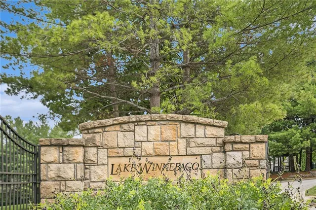 $1,825,000 | 326 South Shore Drive, Lake Winnebago, MO 64034