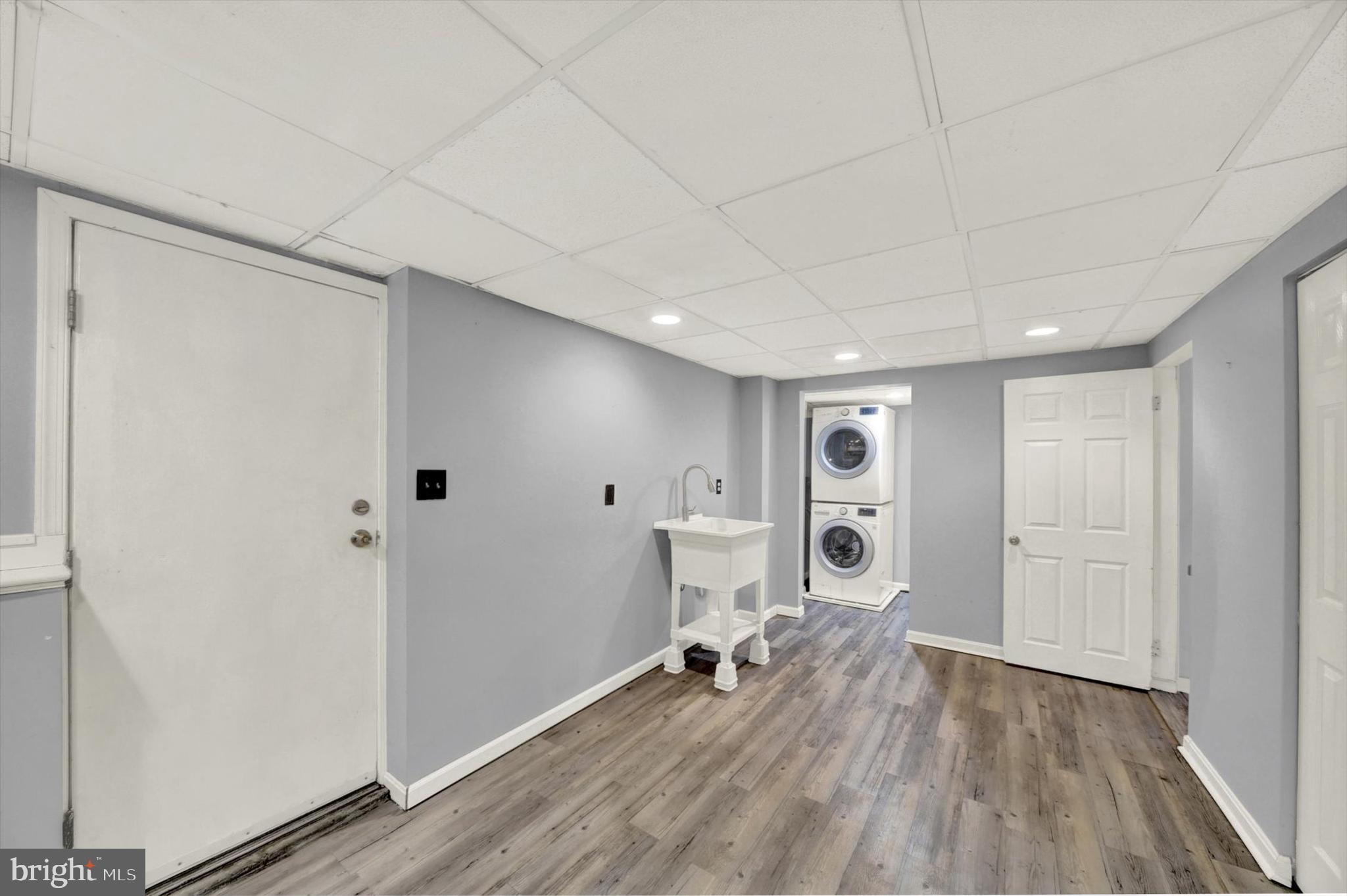 6 Storeys Court Baltimore, MD 21236 - Photo 21 of 27 a view of a livingroom with wooden floor