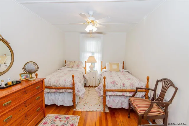 $2,400 | 137 Lake Avenue, Saratoga Springs, NY 12866