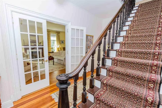 $2,400 | 137 Lake Avenue, Saratoga Springs, NY 12866