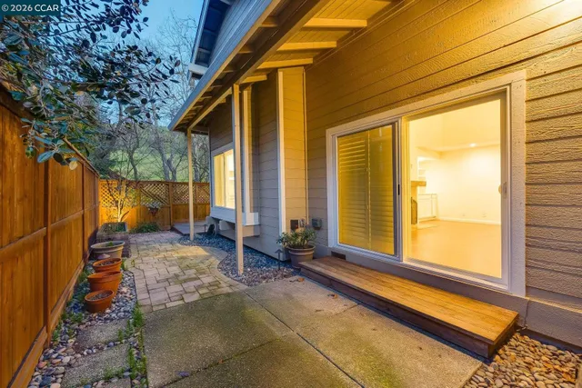 $1,095,000 | 25 Francisca Drive, Moraga, CA 94556