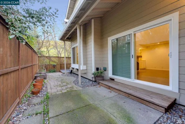 $1,095,000 | 25 Francisca Drive, Moraga, CA 94556