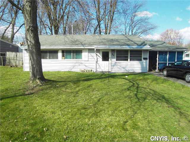 25 Devonshire Road Syracuse, NY 13212 - Photo 1 of 1 Exterior Front