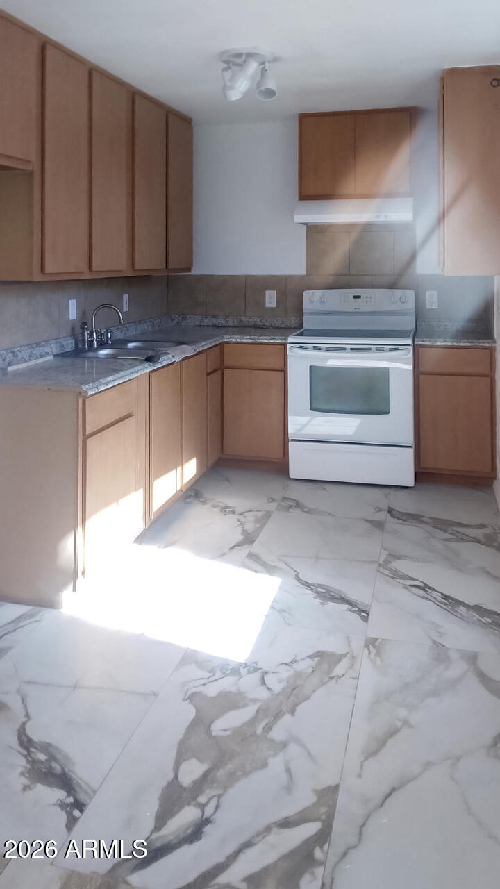 15633 North Factory Street Surprise, AZ 85378 - Photo 30 of 36 4467250890693883070