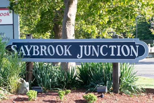 $749,900 | 20 Hill Street, Old Saybrook, CT 06475