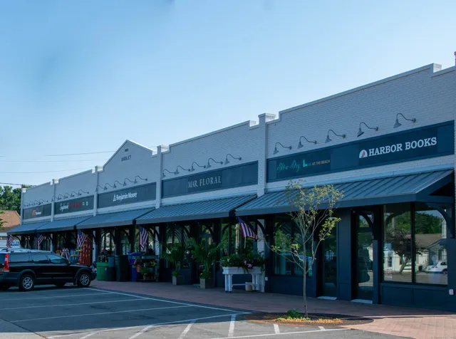 $749,900 | 20 Hill Street, Old Saybrook, CT 06475