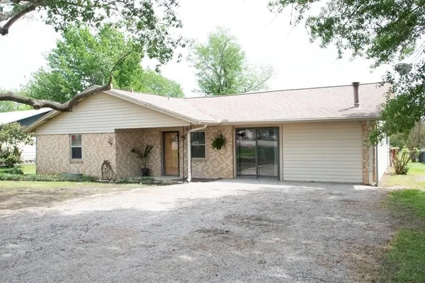 $183,500 | 521 Fm 2838, Mexia, TX 76667